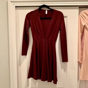 LONG SLEEVE V-NECK DRESS